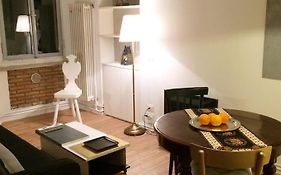 Jill&Jade'S Apartment